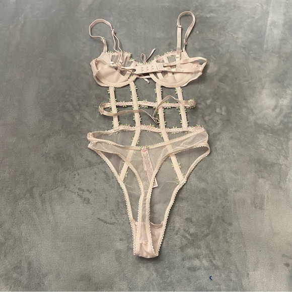 New! Victoria’s Secret Very Sexy Wicked Rosebud Embroidery Teddy 4191 - Picture 9 of 10